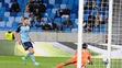 Vpravo brankár Trenčína Vozinha dostáva druhý gól od Aleksandara Čavriča (nie je na snímke) v 10. kole Niké ligy.
