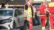 V Lipsku vrazilo do davu auto, hlásia obete.