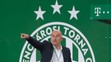 Tréner Ferencvárosu Budapešť Stanislav Čerčesov gestikuluje počas úvodného zápasu 2. predkola LM proti Slovanu Bratislava.