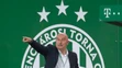 Tréner Ferencvárosu Budapešť Stanislav Čerčesov gestikuluje počas úvodného zápasu 2. predkola LM proti Slovanu Bratislava.