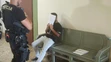 Mladíka obvineného z vraždy 17-ročnej Michaely priviedli pred súd