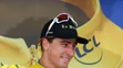 Peter Sagan v žltom drese pre vedúceho pretekára priebežného poradia TdF a dresom majstra sveta.