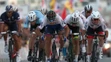 Peter Sagan pretína cieľovú čiaru ako prvý a stáva sa majstrom sveta druhýkrát za sebou.