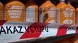 Muž vypustil z auta včely a odišiel