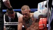 Zronený Conor McGregor počas duelu s Floydom Mayweatherom.