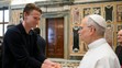 Hráč SSC Neapol Scott McTominay s pápežom Levom XIV.