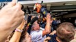 Holanďan Max Verstappen opäť oslavoval triumf.