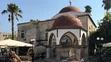 Poškodená mešita po zemetrasení na gréckom ostrove Kos. 