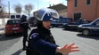 Okolie supermarketu polícia uzavrela. 