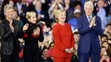 Hillary Clintonovú prišli okrem členov rodiny podporiť aj viaceré hudobné hviezdy, ako sú Lady Gaga či Jon Bon Jovi.