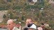 Kráľovná Alžbeta II. s manželom princom Philipom na hrade Devín.