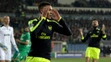 Kieran Gibbs (Arsenal) sa chytá za hlavu po nepremenej šanci.