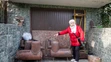 Galina Ivanovna ukazuje piecky, ktoré nechala vyrobiť podľa zadania od Ivana