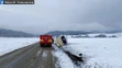 Prevrátený autobus za Popradom.