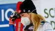 Alpská lyžiarka Mikaela Shiffrinová reaguje po slalome v Schladmingu.