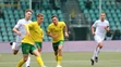 Patrik Myslovič (Žilina) a vľavo Richard Župa (Liptovský Mikuláš) počas 11. kola Fortuna ligy.