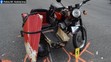 Muž viezol na motocykli dieťa