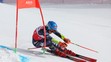 Mikaela Shiffrinová na trati počas 1. kola obrovského slalomu v Aare.