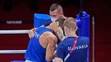 Andrej Csemez s trénerom Tomi Kid Kovácsom počas osemfinálne na OH v Tokiu.