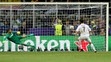 Cristiano Ronaldo premieňa rozhodujúcu penaltu vo finále Ligy majstrov 2015/2016.