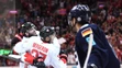 Patrice Bergeron oslavuje vyrovnávajúci gól proti Tímu Európy so spoluhráčmi Brentom Burnsom a Stevenom Stamkosom. 