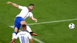 Graziano Pellé strieľa druhý gól Talianov do belgickej siete na ME vo Francúzsku.