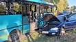 Zrážka auta a autobusu pri Michalovciach.