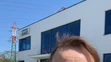 Neznámy páchateľ poškodil auto Zuzany Petkovej priamo pred domom.
