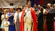 Rómsky kráľ Róbert Botoš pri korunovácii v roku 2014