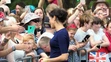 Meghan Markle nechtiac ukázala zadok.