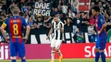 Stopér Juventusu Giorgio Chiellini (v strede) oslavuje svoj gól vo štvrťfinále LM proti Barcelone.