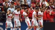 Švajčiar Fabian Schär (uprostred) sa teší z gólu počas zápasu medzi Albánskom a Švajčiarskom na ME vo futbale.