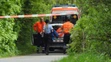 Privolaní policajti našli na mieste telo mladého muža. 