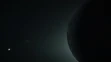 Detailný pohľad z kozmickej lode Orion počas preletu posádky Artemis II okolo Mesiaca.