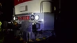 Po nehode sa auto ocitlo na koľajniciach, chvíľu na to ho prebúral vlak