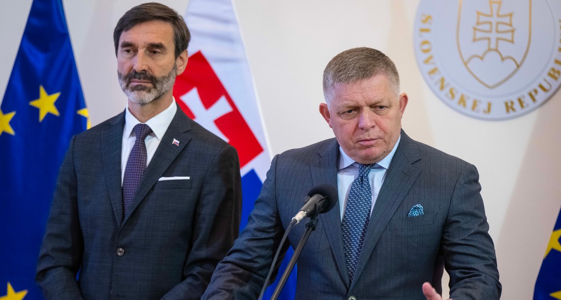 Fico sa dostal do sporu s Francúzmi. Vylúčil účasť v koalícii ochotných na pomoc Ukrajine