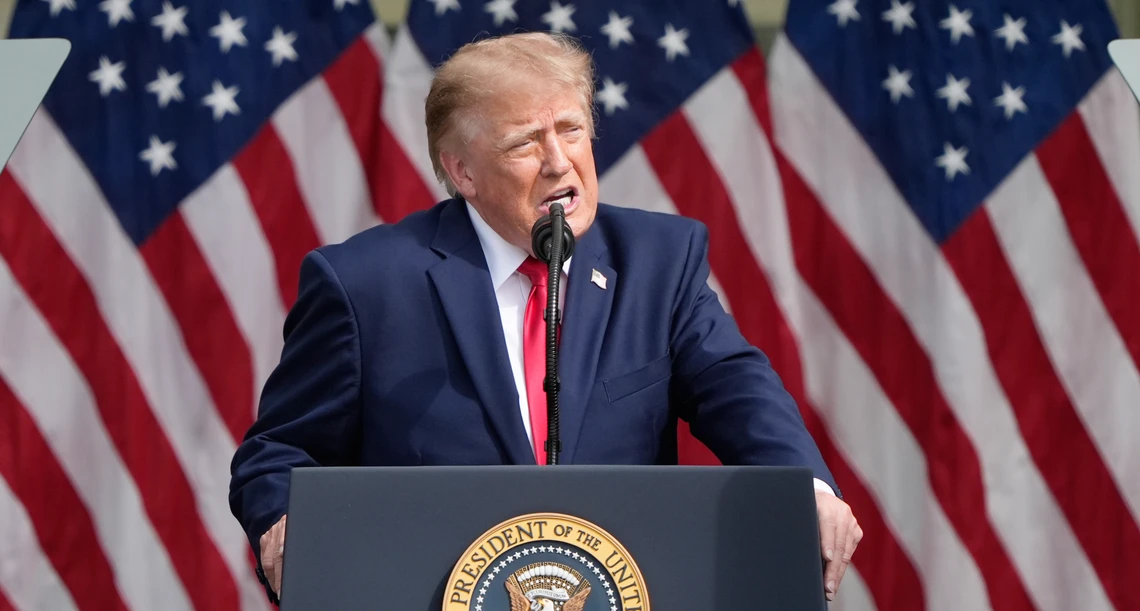 Je čas vymeniť Zelenského, vyhlásil Trump. Prekážajú mu aj útoky na ruské rafinérie