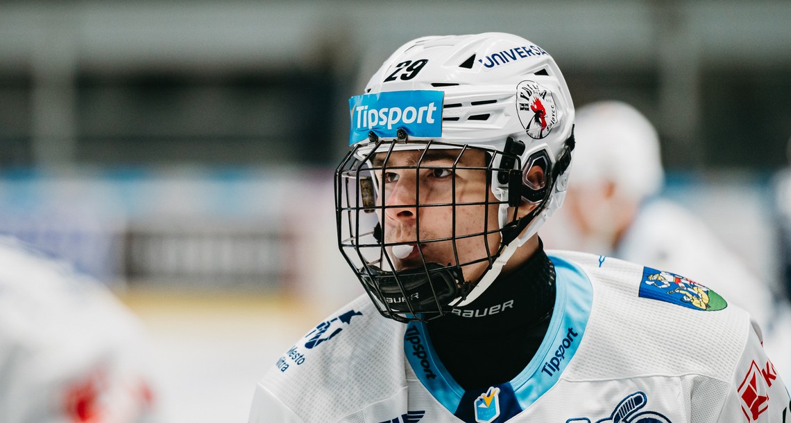 Považujú ho za budúci slovenský klenot. Po netradičnej otázke z NHL sa musel chytať za hlavu (rozhovor)