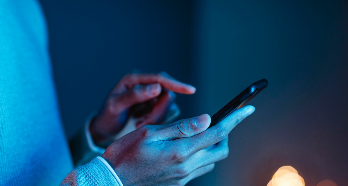 Rusi zarábajú na nechutných videách s popravami zajatcov a znesväcovaním tiel – vrátane močenia a napichovania hláv