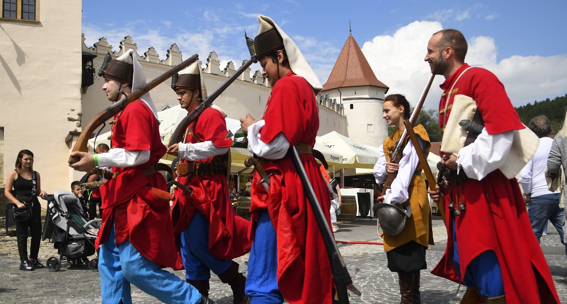 Návrh bol neschváliteľný a sporný, reagujú poslanci na kritiku po nepodporení obľúbeného festivalu