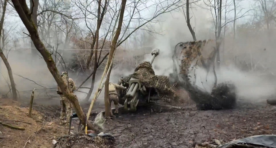 Vianoce v zákopoch, mier v nedohľadne. Ak padne ukrajinský front, vojna sa môže priblížiť aj k nám