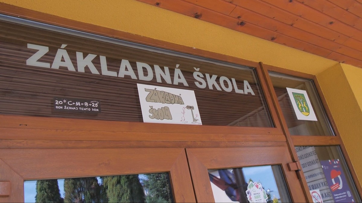 Rodiny obetí útokov na školách majú dostať po 50-tisíc eur. Štát odškodní aj zranených