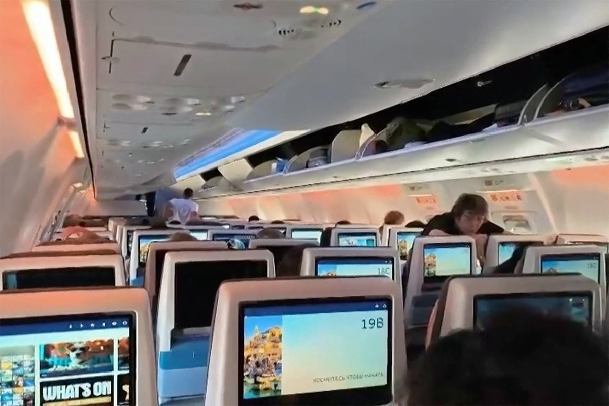 VIDEO: Panika počas letu FlyDubai. Nové zábery zachytávajú moment, keď sa ľudia dozvedeli, že stroj nikto neriadi