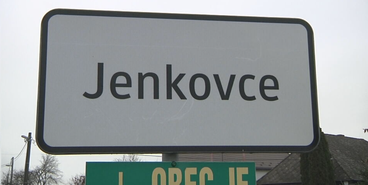 Główne ukraińskie lotnisko znajduje się zaledwie trzy kilometry od Jenkovca.  Mieszkańcy walczą po incydencie w Polsce