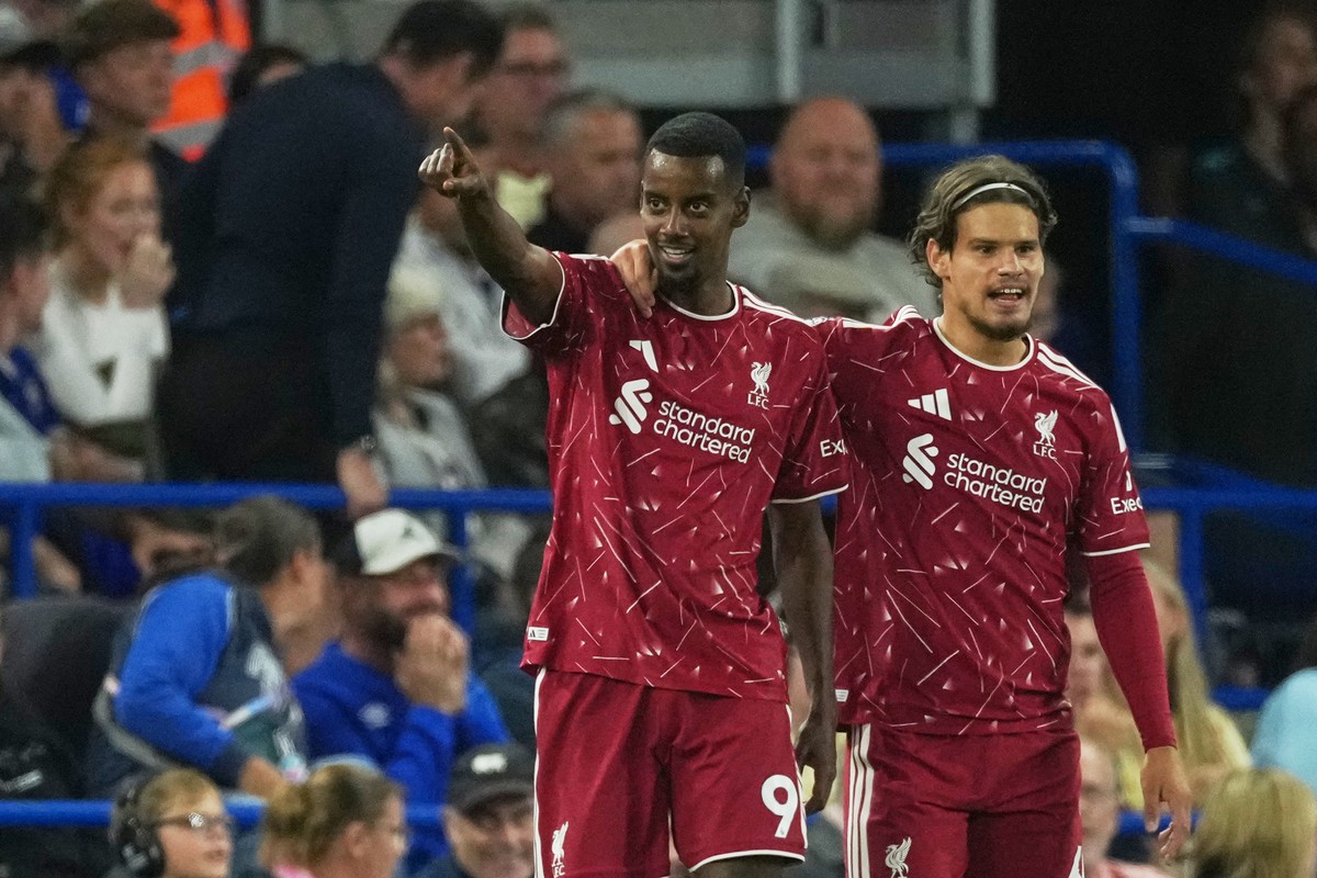 Liverpool dosiahol prvú výhru v sezóne. O triumfe nad nováčikom rozhodol dvojgólový Isak