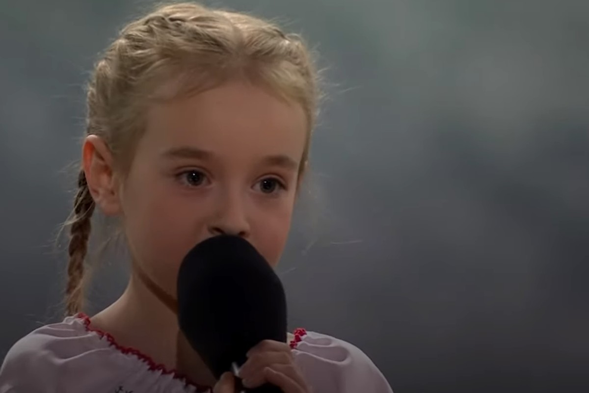 WIDEO: Dziewczyna, która zaśpiewała przebój z filmu Kraina lodu w okładce na Ukrainie, wystąpiła na koncercie w pełnym widoku