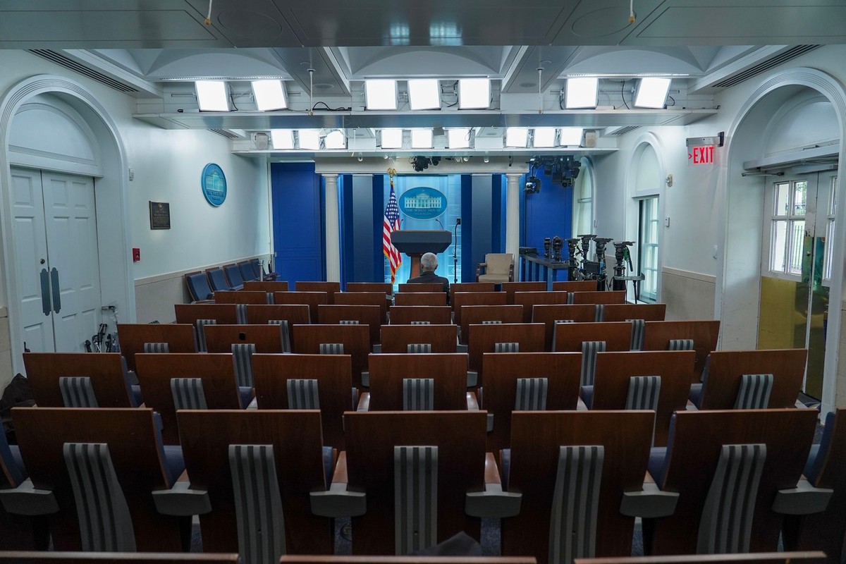 Trump vyhodil CNN z Bieleho domu. Zastal sa jej aj Fox News, veľké televízie odmietli prezidenta nakrúcať