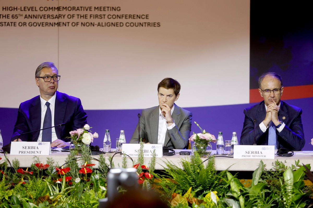 Srbsko čakajú predčasné voľby. Premiér Macut navrhne rozpustenie parlamentu