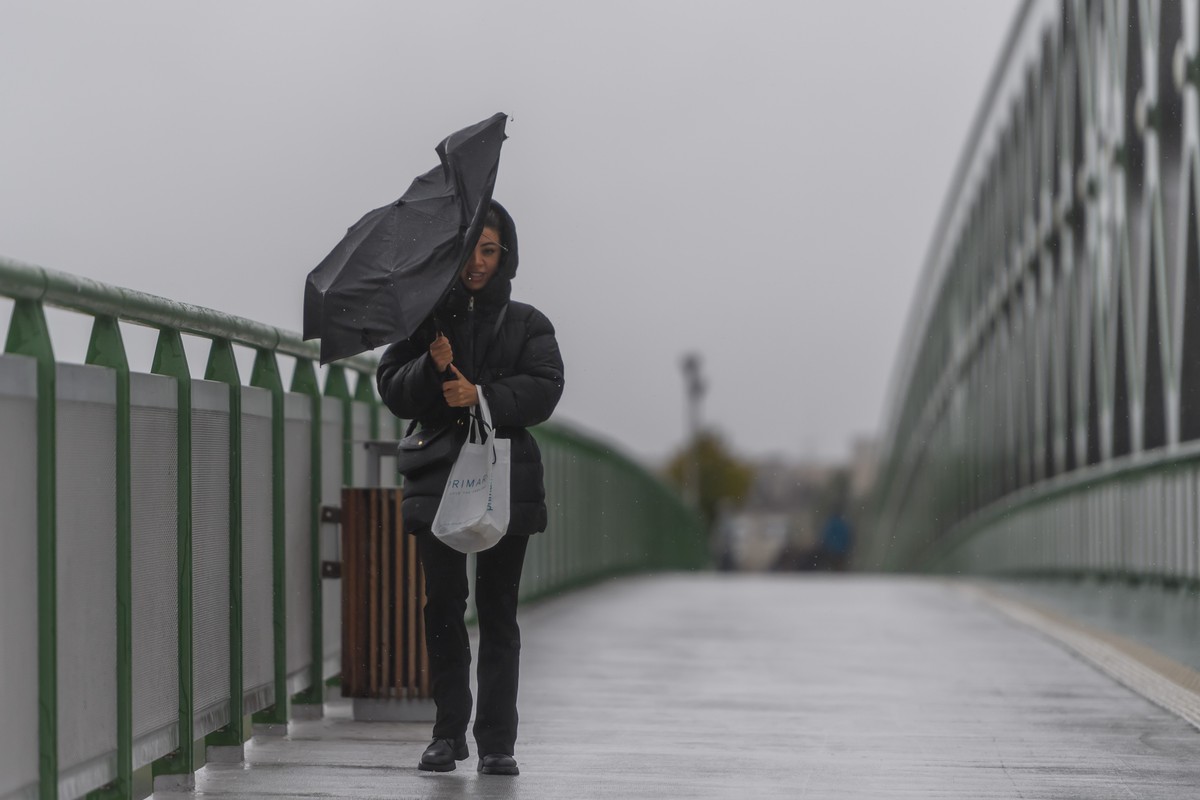 Slovensko zasiahne silný vietor, SHMÚ vydal výstrahy. Hrozí až orkán ...