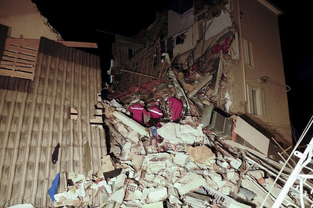 Une explosion immobilière en France : un chien dressé a sauvé une mère et son enfant sous les décombres